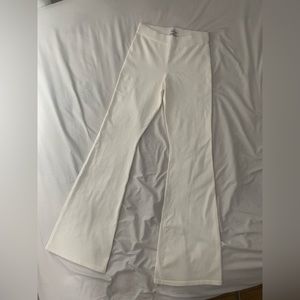 Aritzia- Sunday Best Posie Pants